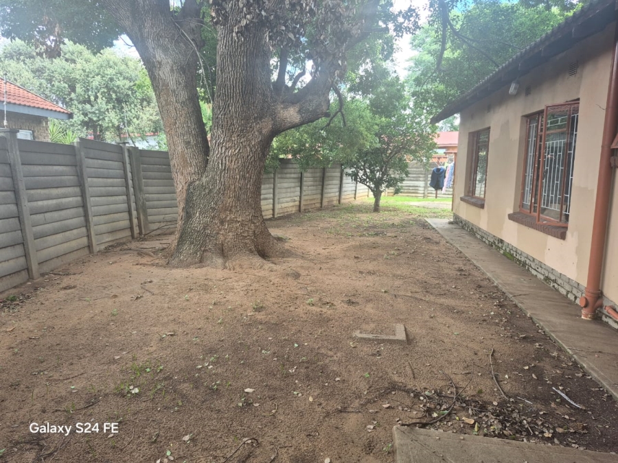 6 Bedroom Property for Sale in Rustenburg North North West